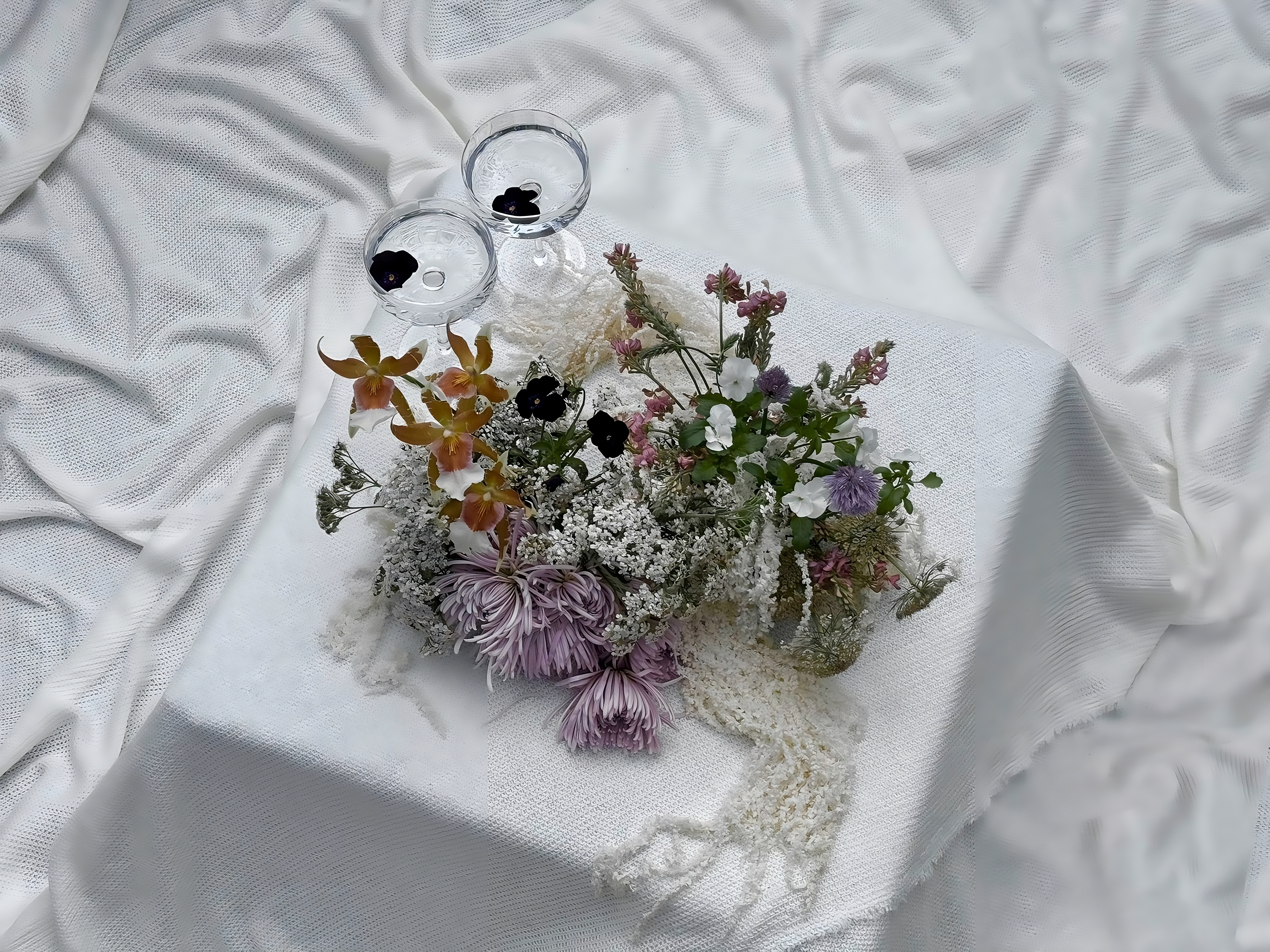 Original Table Decoration with Flowers